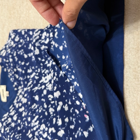 L'Agence Jane V-Neck Tank 100% Silk Camisole Blue White Size XS - Picture 8 of 11